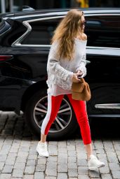 Gigi Hadid in Leggings Out in New York City 10/04/2018