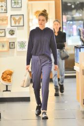 Gigi Hadid - Shopping in NY 10/08/2018