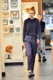 Gigi Hadid - Shopping in NY 10/08/2018