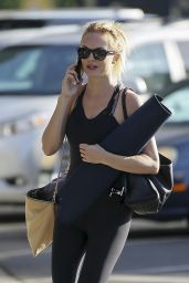 Heather Graham - Going to a Yoga Class in LA 10/17/2018