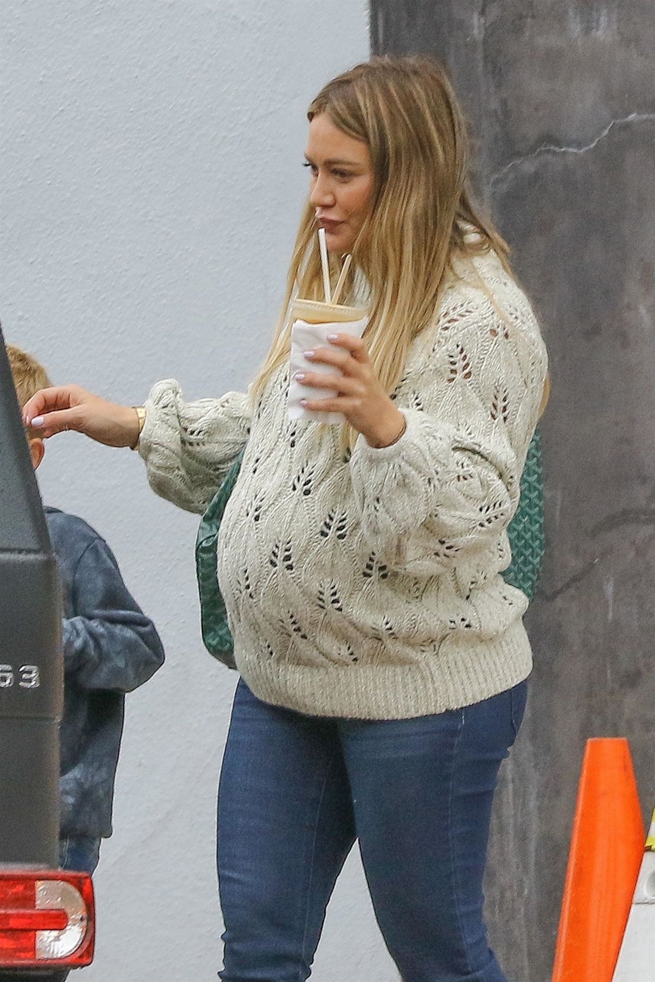 Hilary Duff Style, Clothes, Outfits and Fashion• Page 36 of 112