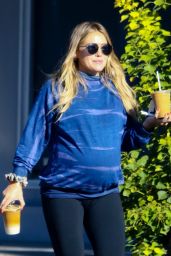 Hilary Duff Street Style - Out for Breakfast in LA 10/18/2018