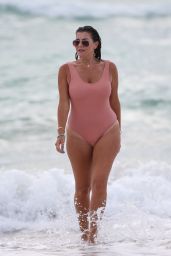 Imogen Thomas in Swimsuit on the Beach in Miami 10/02/2018