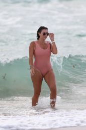 Imogen Thomas in Swimsuit on the Beach in Miami 10/02/2018
