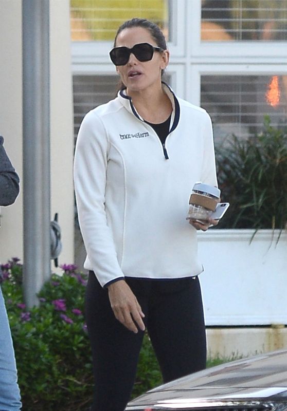 Jennifer Garner - Leaving a Gym in Santa Monica 10/12/2018