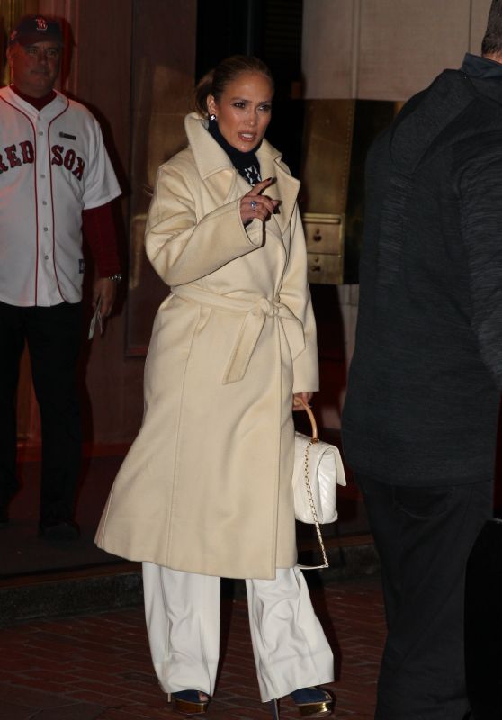 Jennifer Lopez - Heading to World Series Game 2 in Boston • CelebMafia
