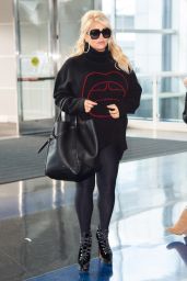 Jessica Simpson - Arrives at JFK Airport in NYC 10/12/2018
