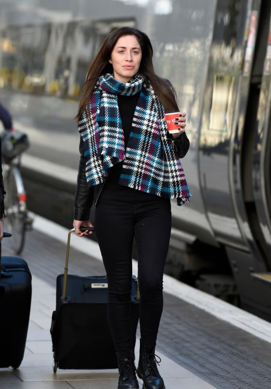 Julia Goulding at Train Station in Manchester 10/22/2018