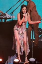 Kacey Musgraves - Performance at Jimmy Kimmel Live in LA 10/02/2018