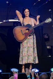 Kacey Musgraves - Performance at Jimmy Kimmel Live in LA 10/02/2018