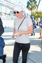 Kaley Cuoco – Dodgers VS Red Sox in Los Angeles 10/26/2018