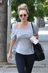 Kaley Cuoco in Tights - Leaves a Nail Salon in Sherman Oaks 10/25/2018
