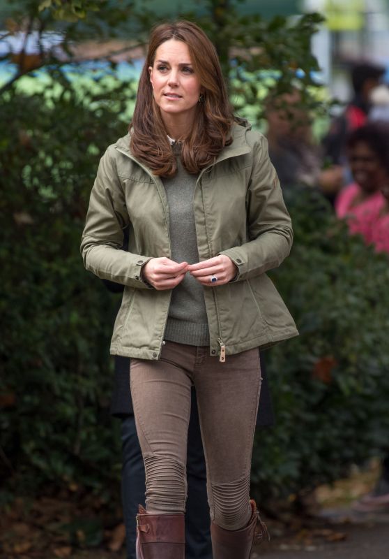 Kate Middleton - Visiting a School in London 10/02/2018 • CelebMafia