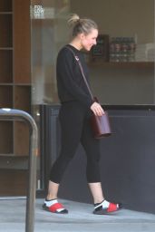 Kristen Bell at Her Pilates Workout Class in LA 10/19/2018