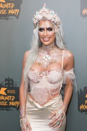 Laura Anderson – 2018 KISS Haunted House Party in London
