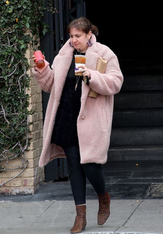 Lena Dunham Grabs Coffee From Alfred