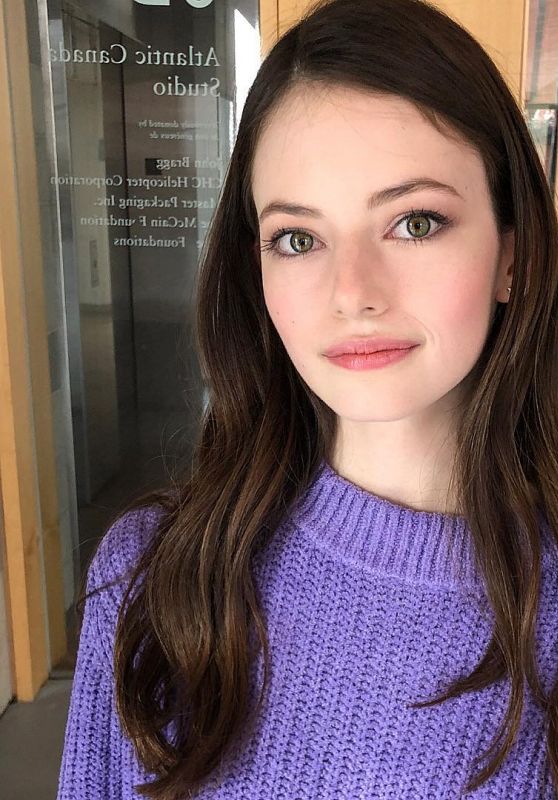 Mackenzie Foy - Personal Pics 10/26/2018 • CelebMafia