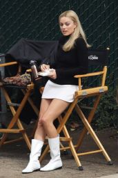 Margot Robbie - "Once Upon a Time in Hollywood" Set 10/14/2018