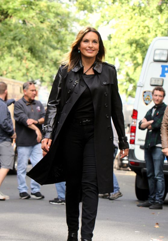 Mariska Hargitay - "Law & Order" Set in New York 10/04/2018