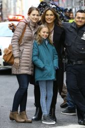 Mariska Hargitay - "Law & Order: Special Victims" Set in Unit in Park Avenue 10/22/2018
