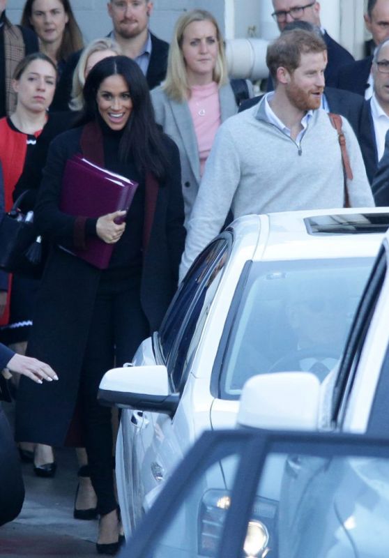 Meghan Markle and Prince Harry at Sydney International Airport