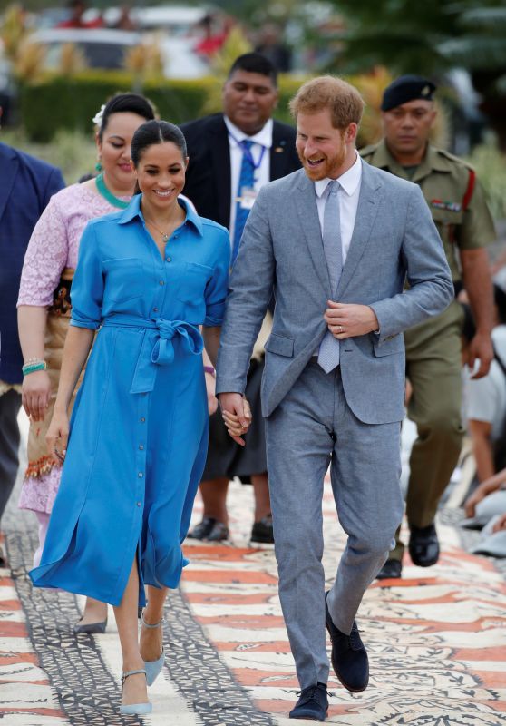 Meghan Markle and Prince Harry - International Airport in Tonga 10/26/2018