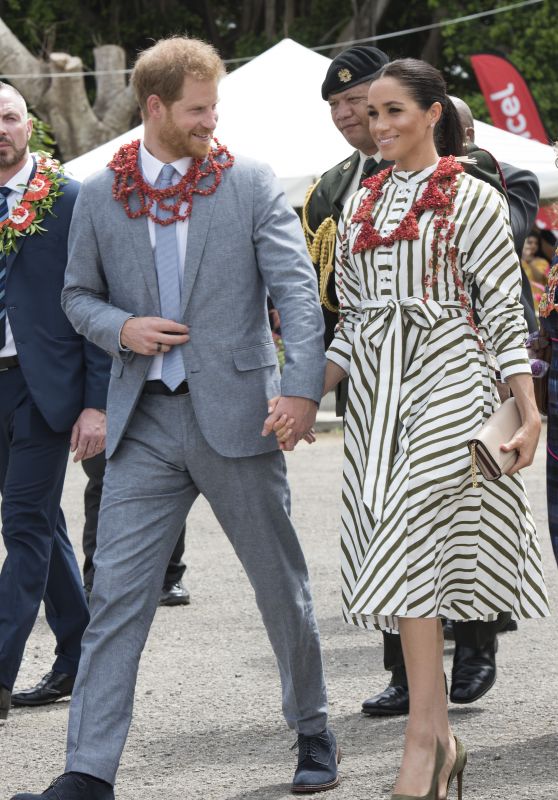 Meghan Markle and Prince Harry - Visits a Handicraft Fair at the Fav