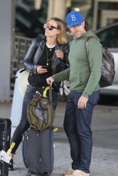 Olivia Wilde and Jason Sudeikis at JFK Airport 10/01/2018