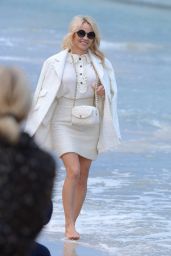 Pamela Anderson - Chanel Collection Show at Paris Fashion Week 10/02/2018