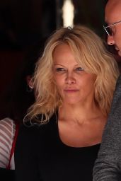 Pamela Anderson - Out in Paris 10/01/2018