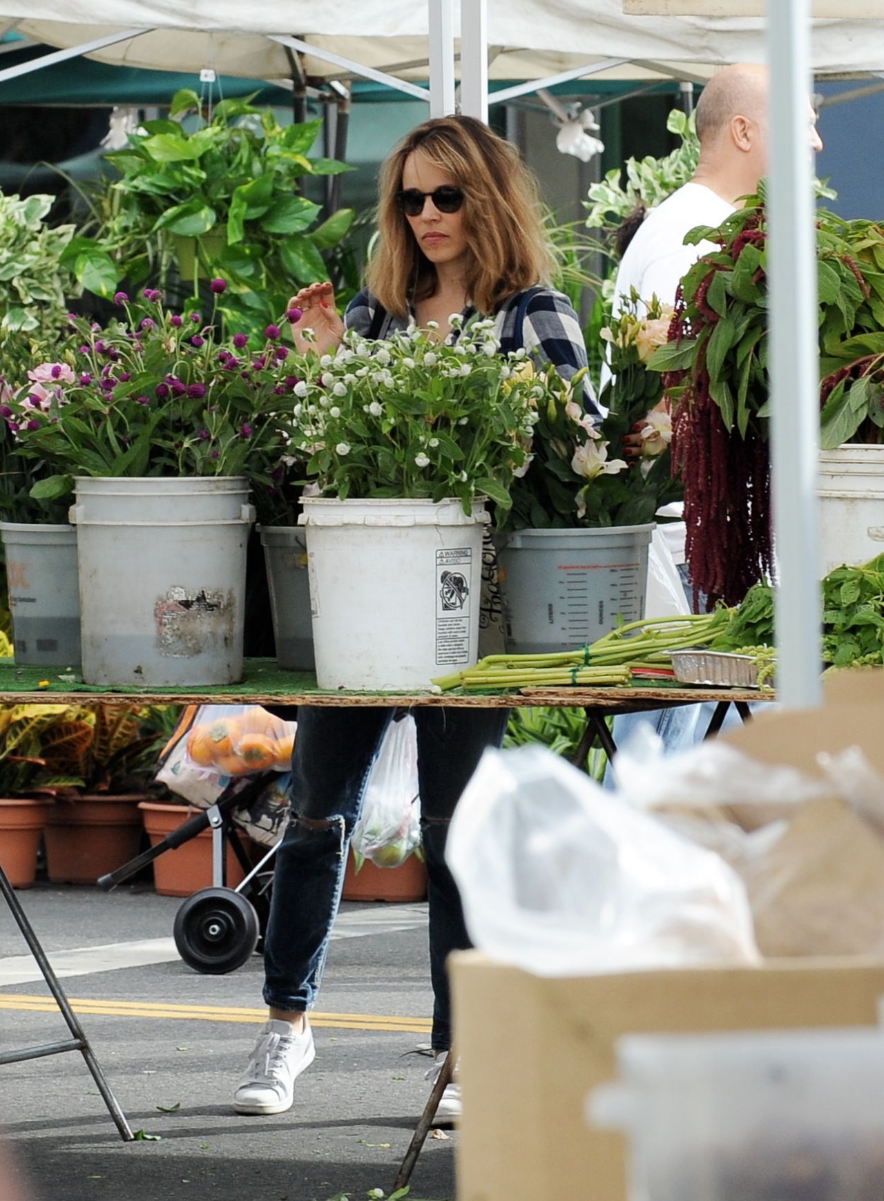 Rachel McAdams at the Farmers Market in LA 10/14/2018 • CelebMafia