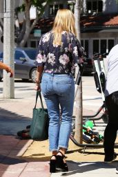 Reese Witherspoon - Leaving Tender Greens in Westwood 10/01/2018