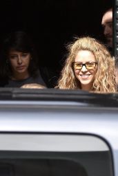 Shakira Waves to Fans - Argentina 10/27/2018