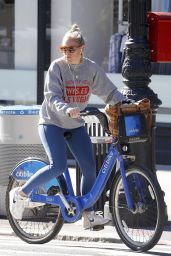 Sienna Miller - Riding a Citi Bike in NYC 10/12/2018