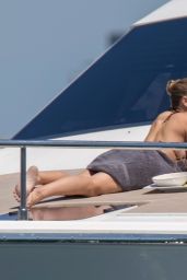 Sofia Richie in Bikini on a Luxury Yacht in Sydney 10/30/2018