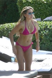 Sylvie Meis in Bikini - Relaxing at the Pool in Miami 10/01/2018