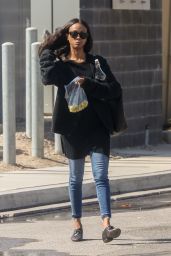Zoe Saldana Street Style - Eating Grapes Out in LA, October 2018