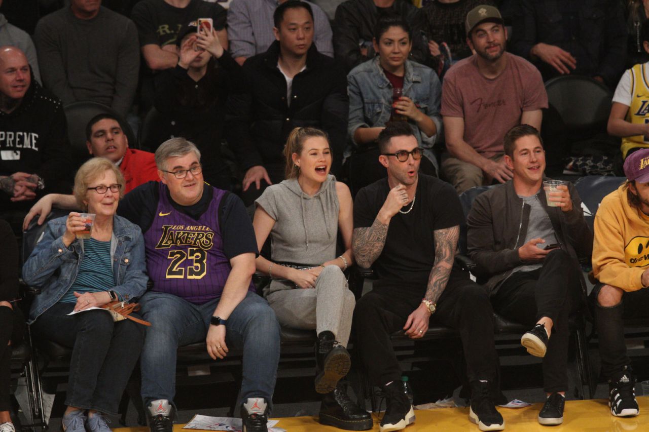 Behati Prinsloo and Adam Levine at the Lakers Game in LA 11/23/20181280 x 853