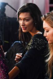 Bella Hadid – 2018 Victoria’s Secret Fashion Show Backstage in NYC