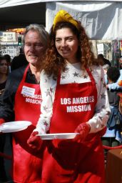 Blanca Blanco - Los Angeles Mission Hosts Thanksgiving Event For The Homeless 11/21/2018
