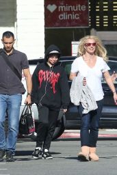 Britney Spears - Out in Calabasas 11/23/2018