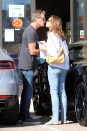 Cindy Crawford Grabs Coffee at Trancas Country Market in Malibu 11/02/2018