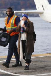 Drew Barrymore in Travel Outfit at a Heliport in NYC 11/26/2018