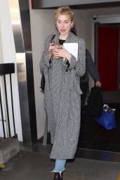 Elizabeth Debicki Arriving on a Flight at LAX 11/14/2018