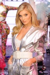 Elsa Hosk – VS Shop The Show Event in NYC 11/29/2018