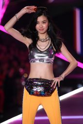 Estelle Chen – 2018 VS Fashion Show Runway