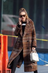 Gigi Hadid Autumn Style - New York City 11/19/2018