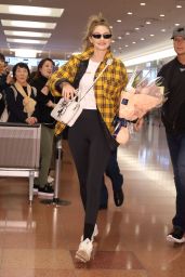 Gigi Hadid - Haneda International Airport in Tokyo 11/13/2018