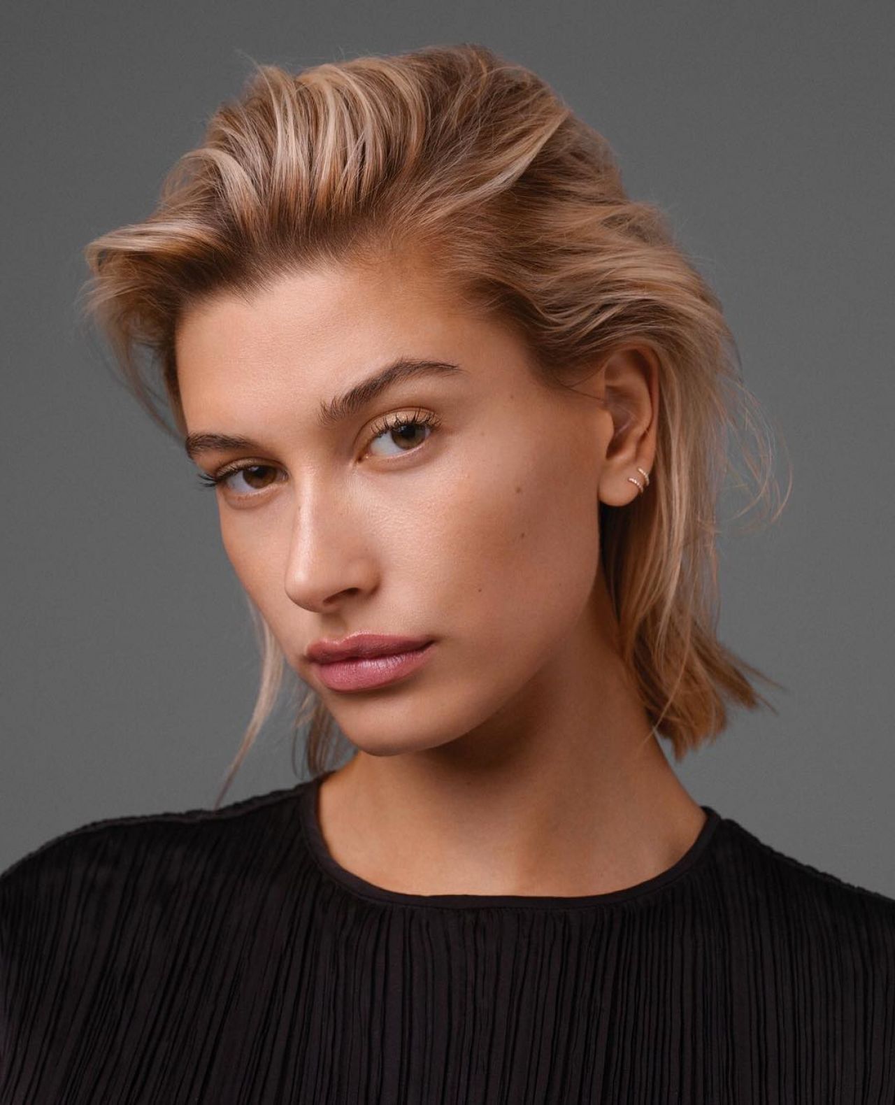 Hailey Baldwin - L’Officiel Paris 2018 Photos • CelebMafia