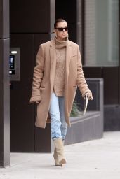 Hailey Baldwin Street Style - Out in New York 11/18/2018